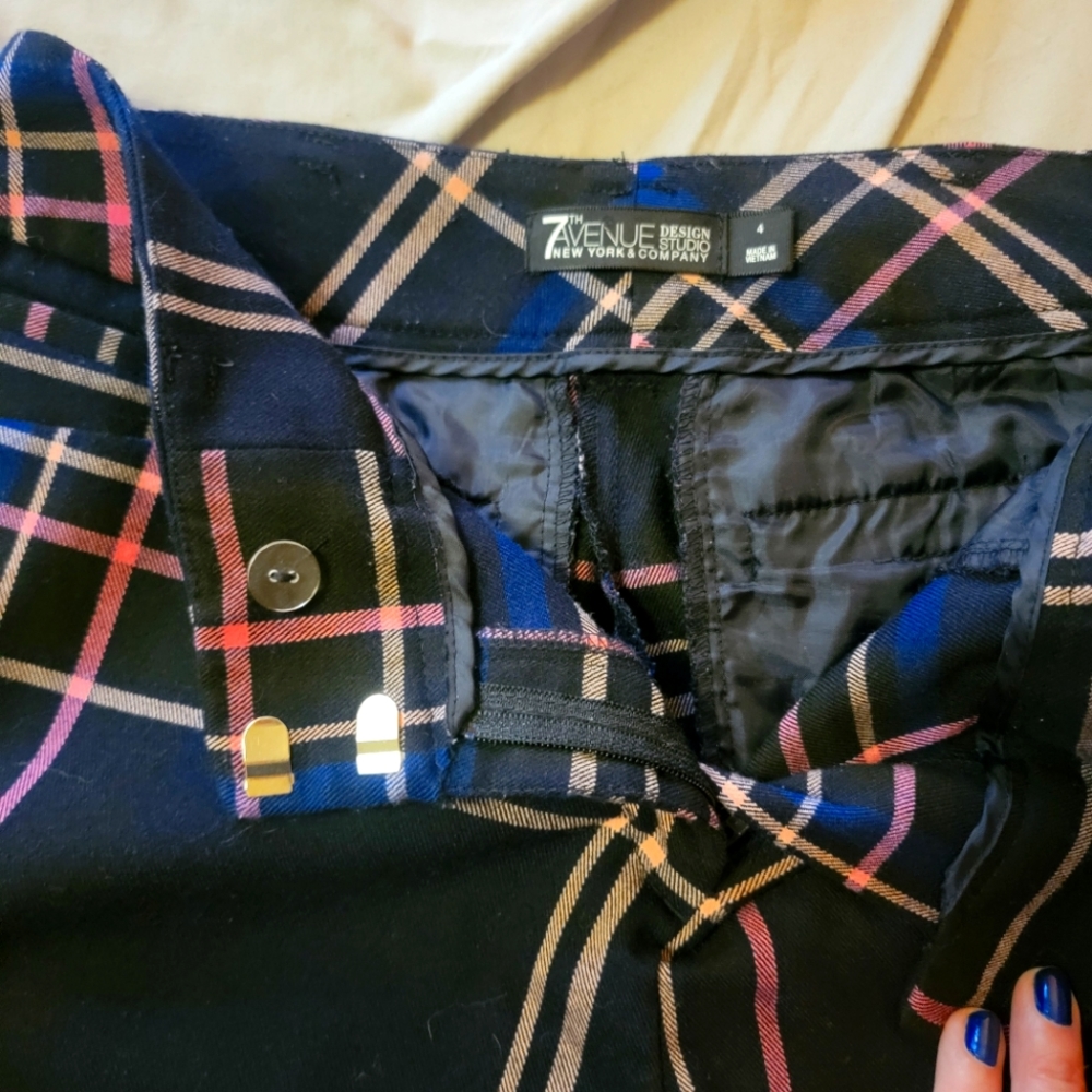 NY & Co 4  Black/Blue/Pink Plaid Pants